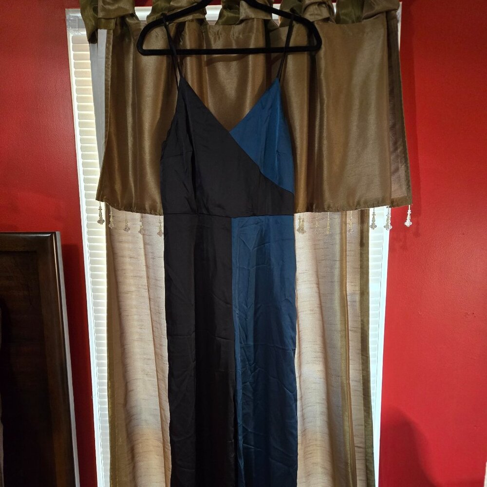 NEW WITHOUT TAGS TWO TONE BLUE SATIN JUMPSUIT BY ONE ONE SIX SIZE M